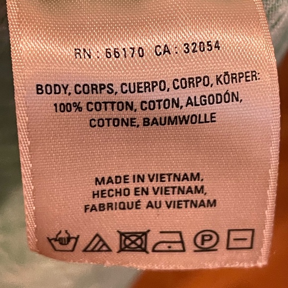 Akemi + Kin Green Tank - Picture 10 of 11